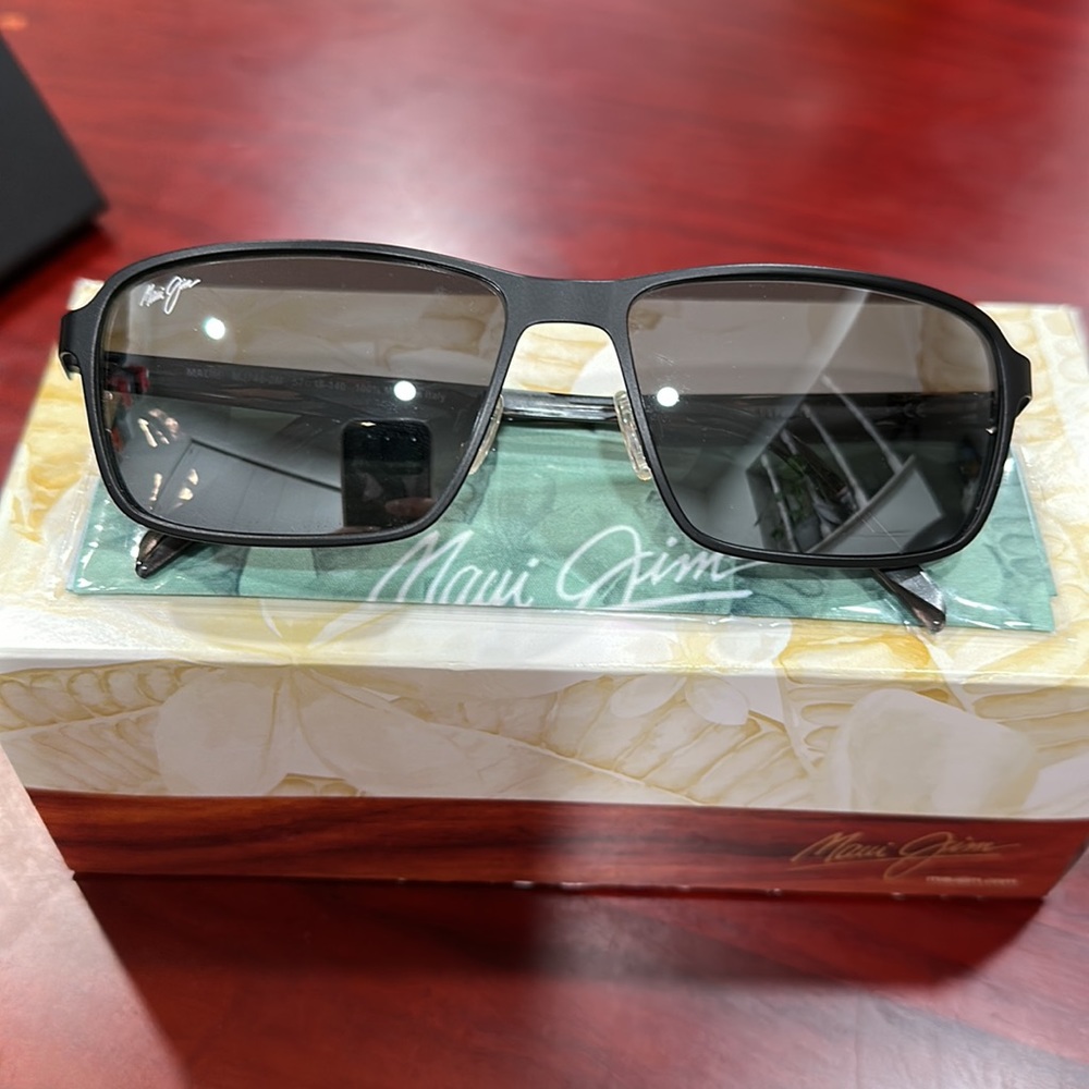 Maui Jim Glass Beach MJ748-2M Square Black Sunglasses